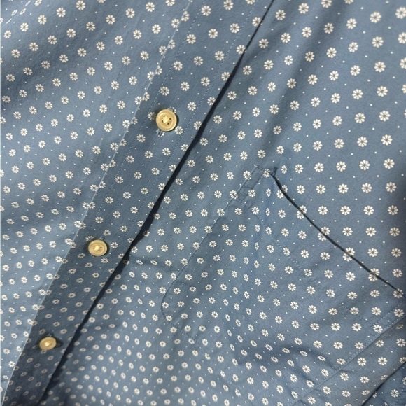 Croft & Barrow Shirt Mens Blue & White Floral Short Sleeve Button Up Shirt Small - Picture 6 of 15